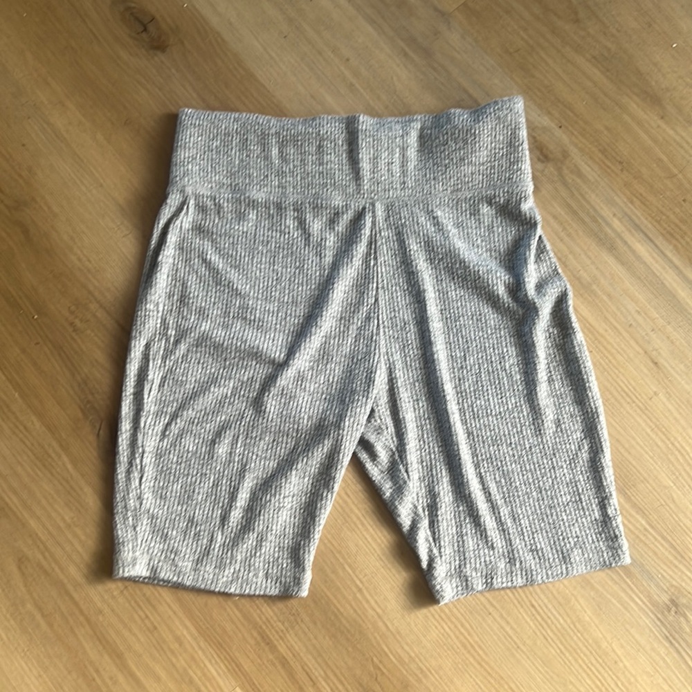 RAG & BONE Gray Ribbed Knit Bike Shorts • SM - Picture 4 of 11